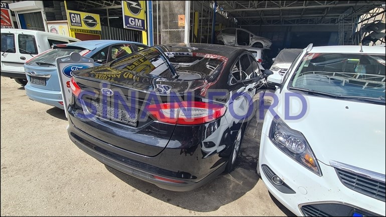 ford-mondeo-resim (11)