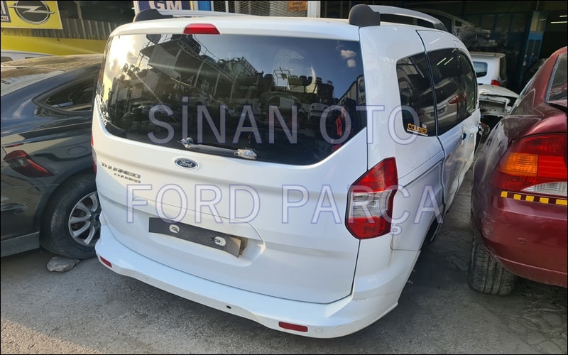 ford-tourneo-courier-resim (1)